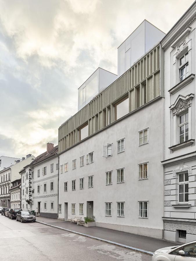 Stilvoll Und Luftig Im Herzen Von Линц Екстериор снимка